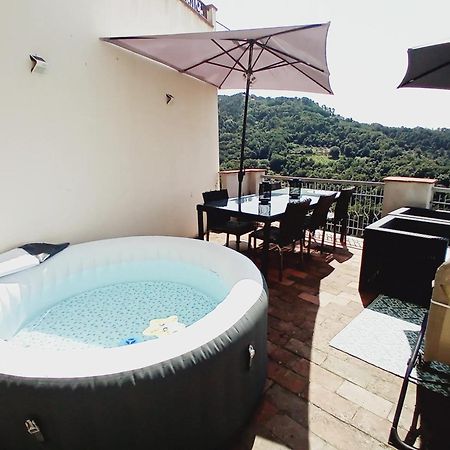 Comfortable Apartment With Sea View In Falcinello エクステリア 写真