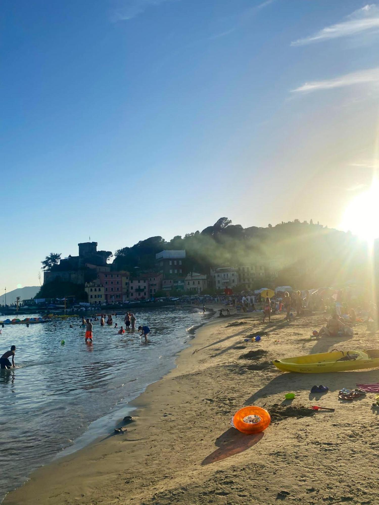 Comfortable Apartment With Sea View In Falcinello エクステリア 写真