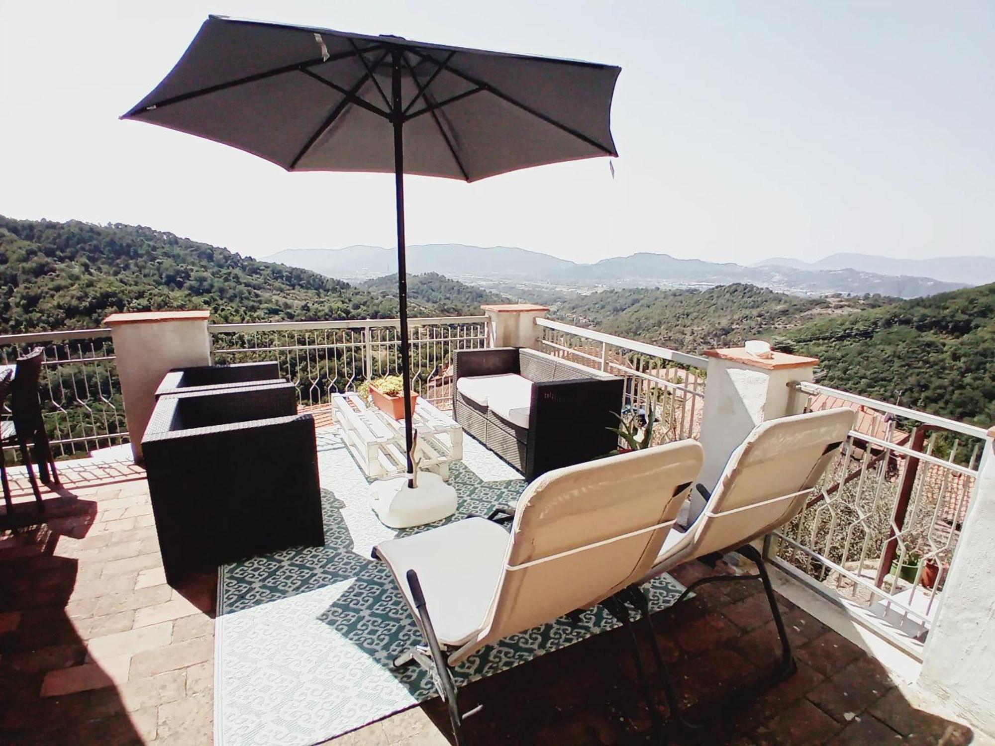 Comfortable Apartment With Sea View In Falcinello エクステリア 写真