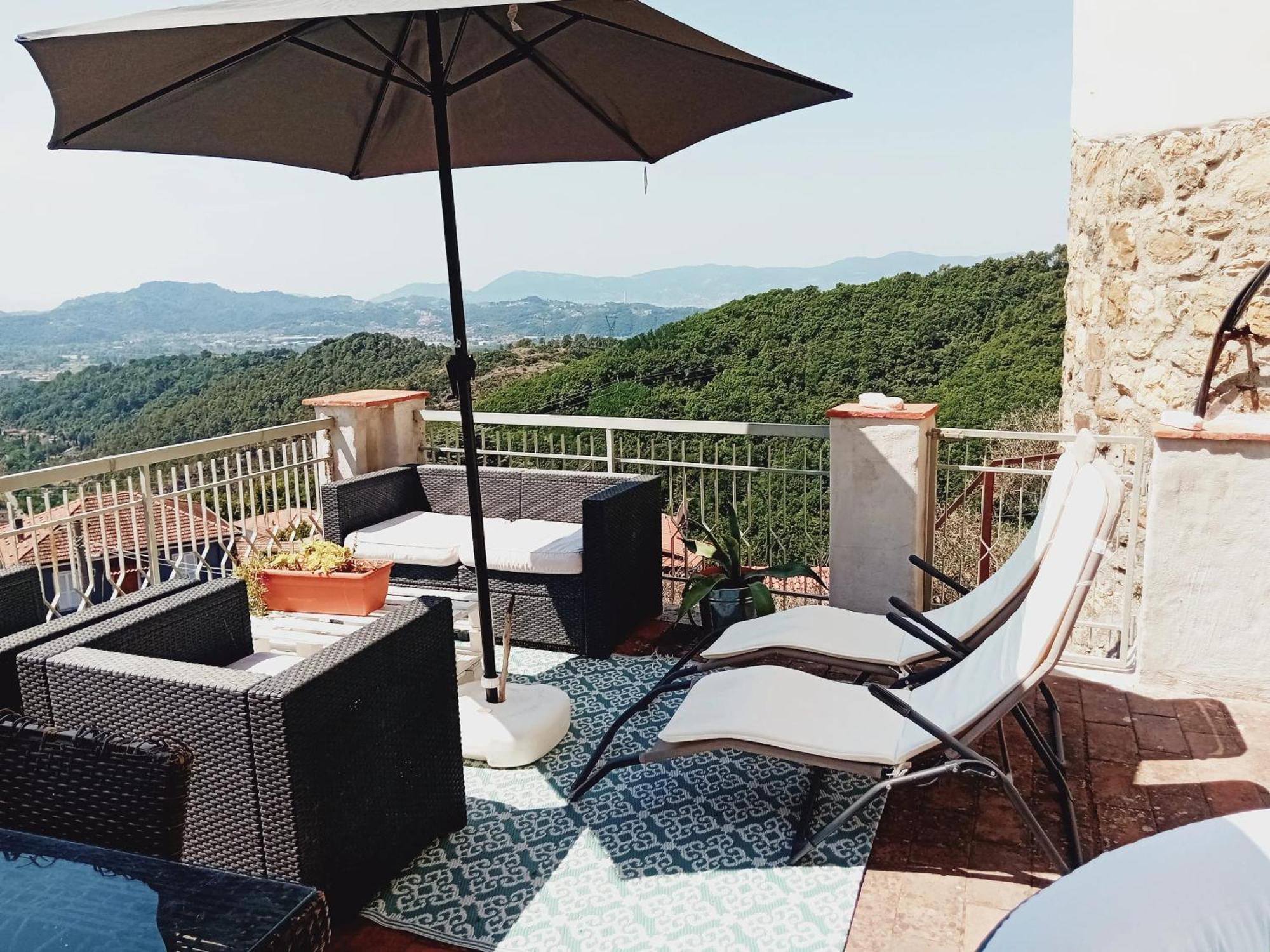 Comfortable Apartment With Sea View In Falcinello エクステリア 写真