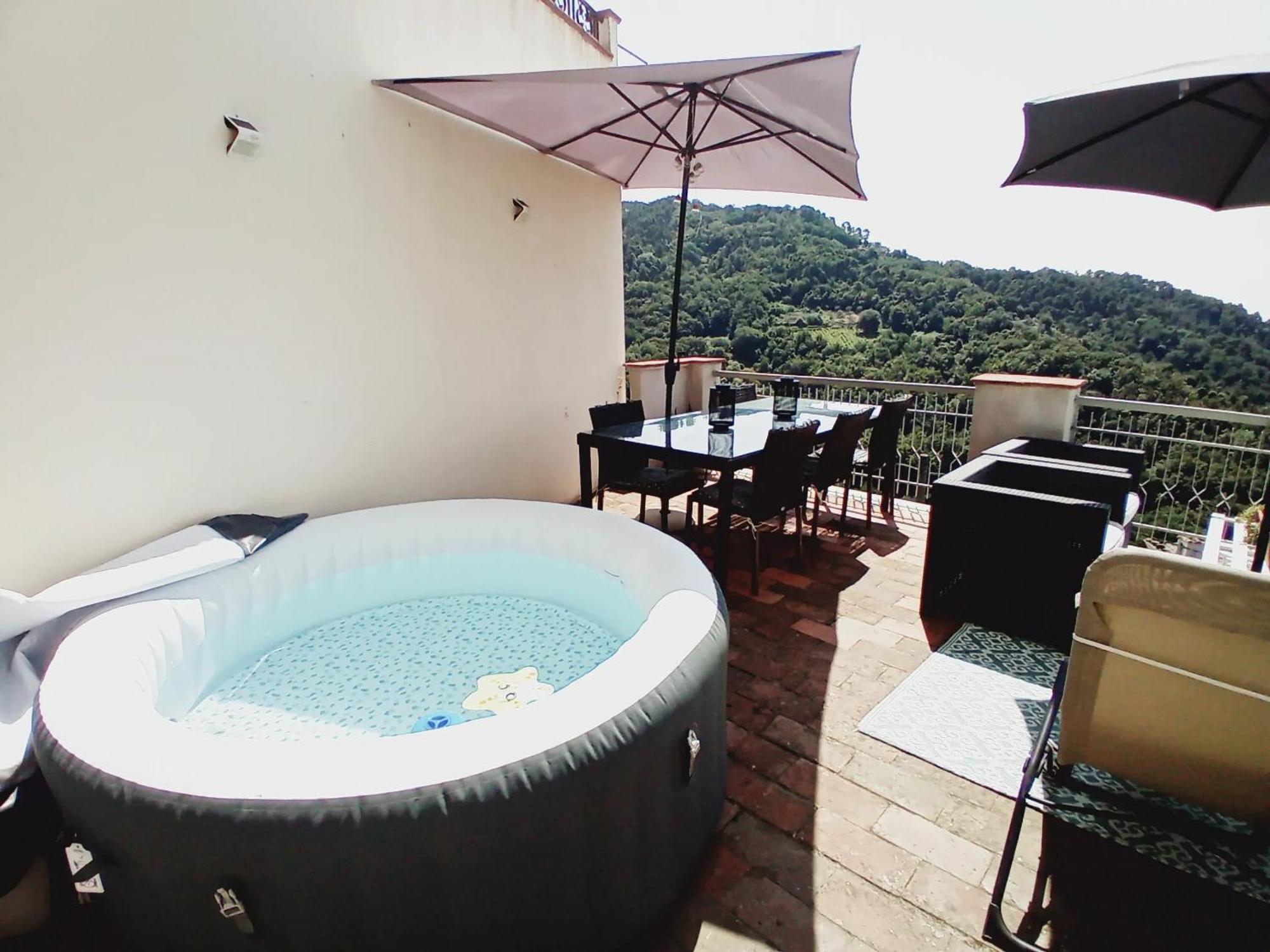 Comfortable Apartment With Sea View In Falcinello エクステリア 写真