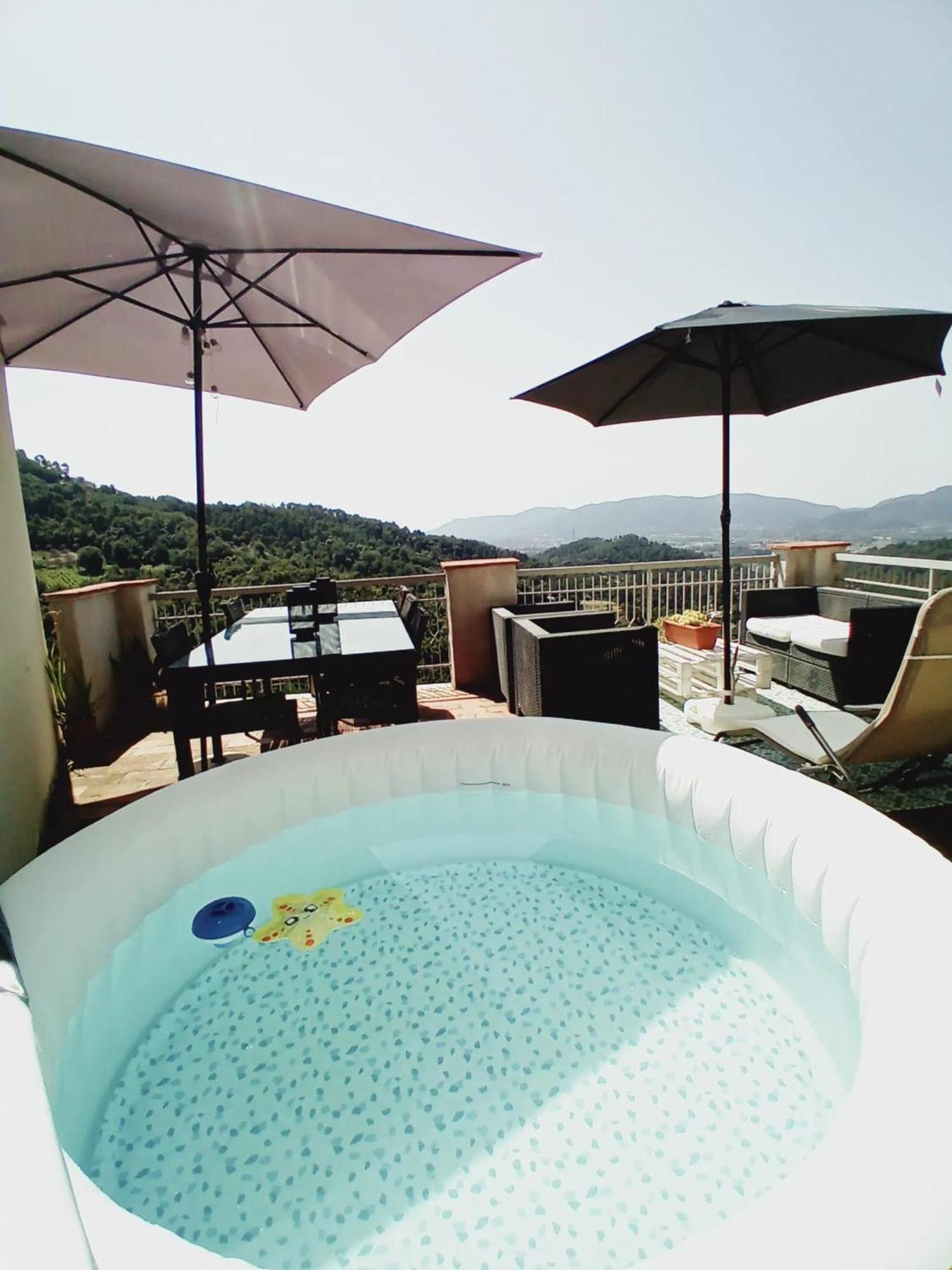 Comfortable Apartment With Sea View In Falcinello エクステリア 写真