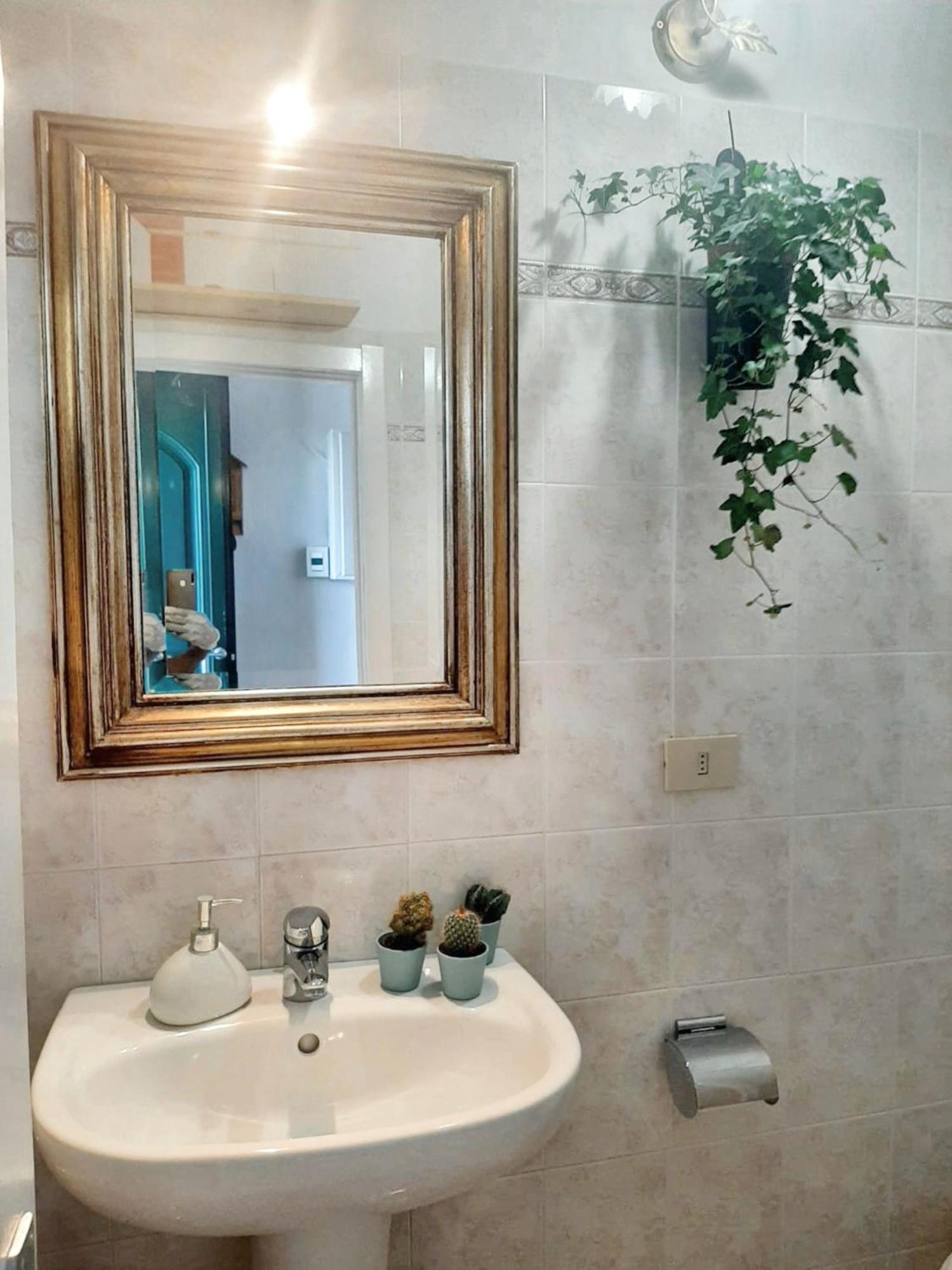 Comfortable Apartment With Sea View In Falcinello エクステリア 写真